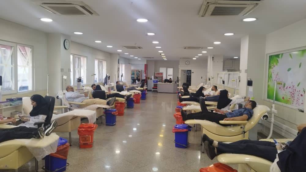 اهداء خون توسط همکاران شرکت آزمایشگاه فنی و مکانیک خاک